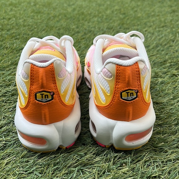 Nike Air Max Plus - Picture 3 of 5